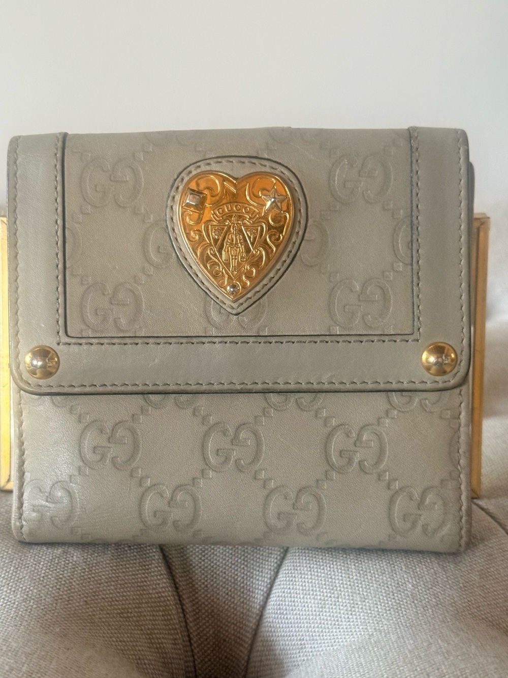 Gucci Babouska Heart Crest Guccissima W-Hook Wallet - beige cream Excellent